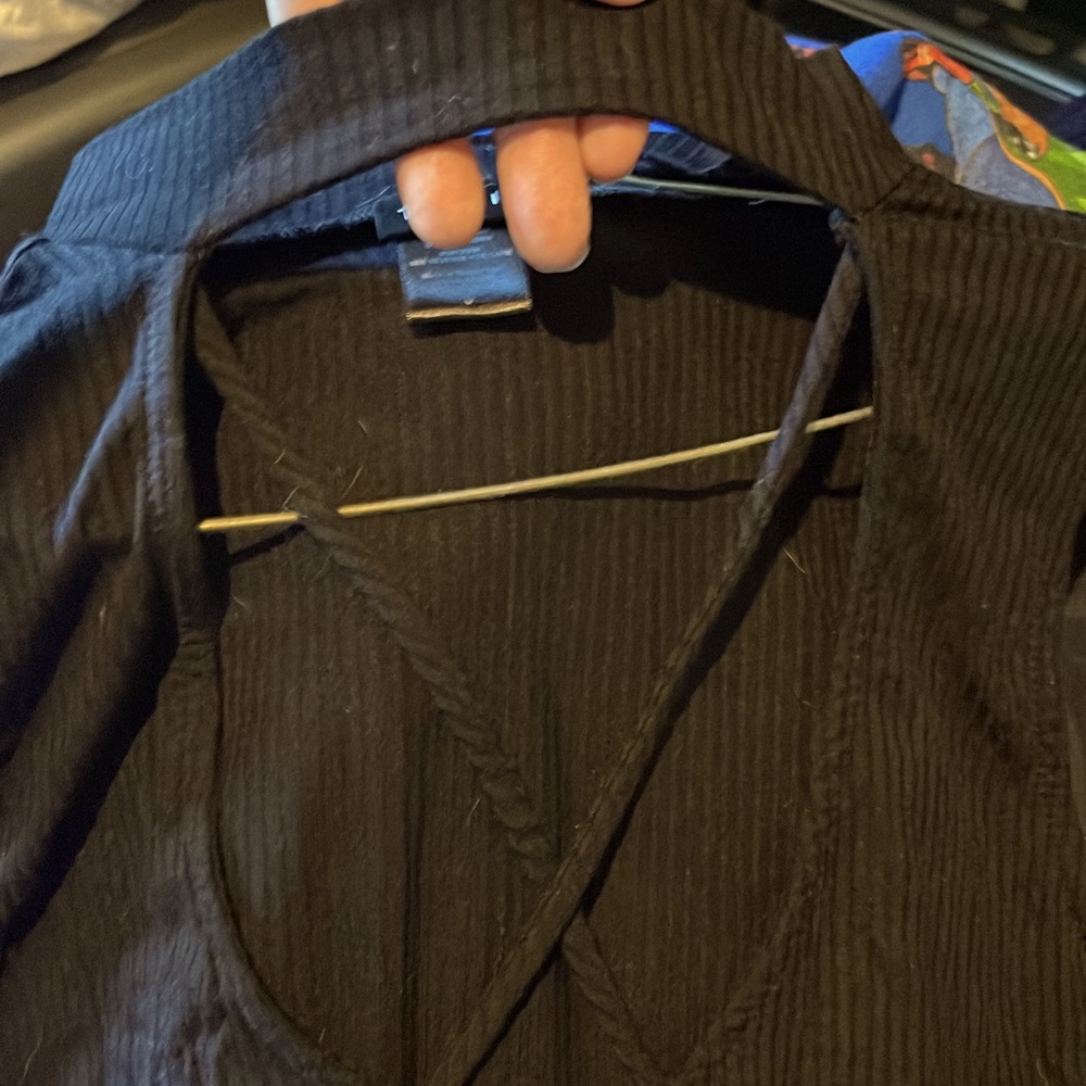 Black sleeveless light weight shirt